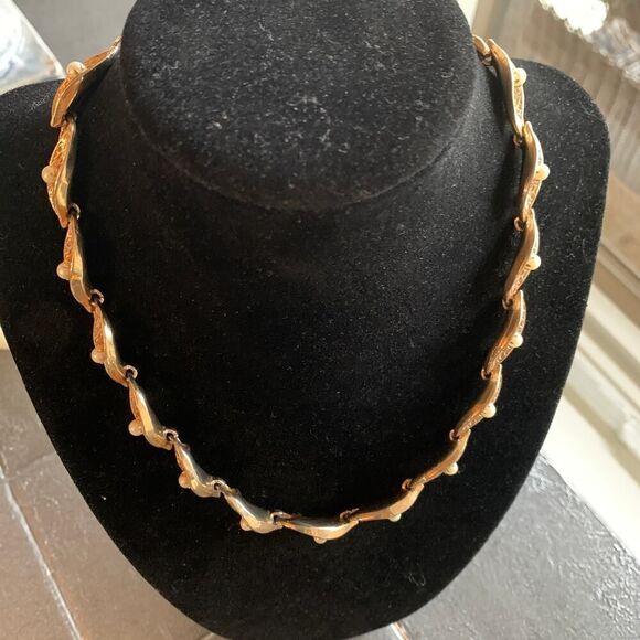 Beautiful Textured Cascading Pearl necklace set in Gold plate, Vintage - Picture 1 of 5